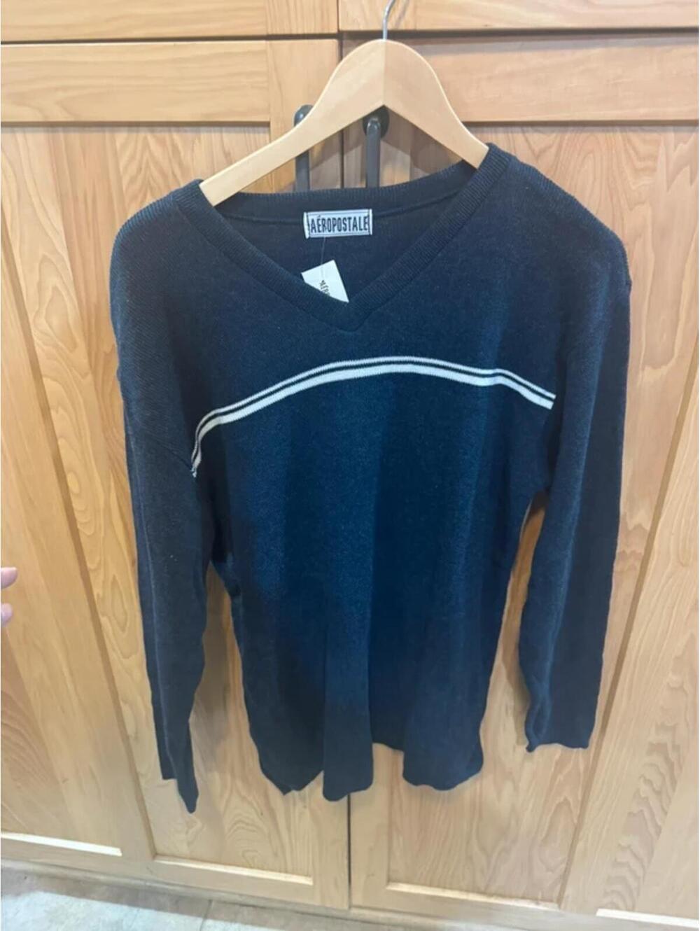 Aeropostale Navy Blue V-Neck Sweater Size Large